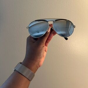 Stylish Silver Aviator Sunglasses